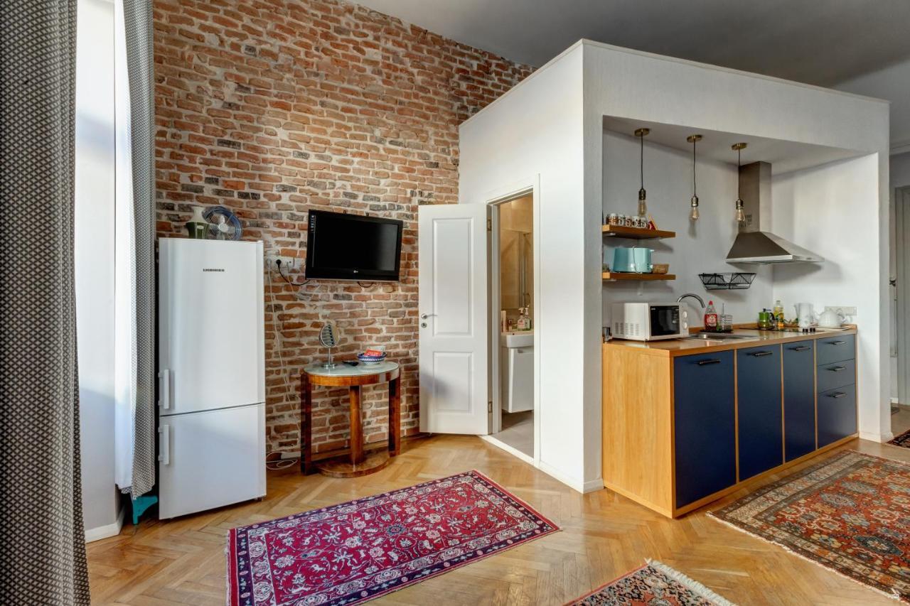 Apor Apartment